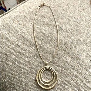Silver 3 circle pendant necklace